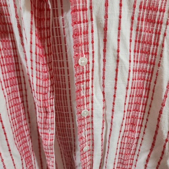 Catherine's button-up top 2x - Picture 2 of 6